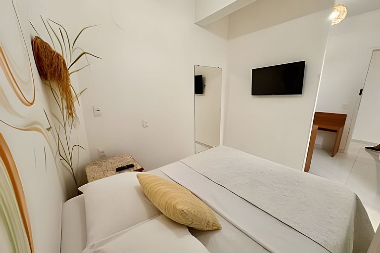 Suíte na Praia: Wifi, Office e Frigobar - UH 802
