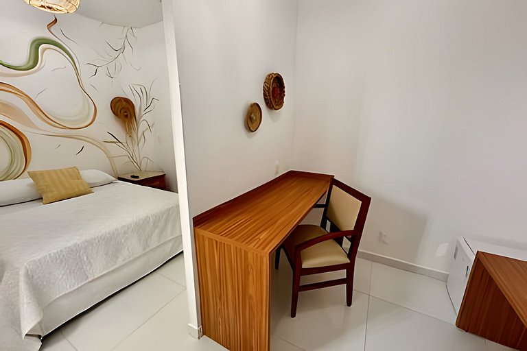 Suíte na Praia: Wifi, Office e Frigobar - UH 802