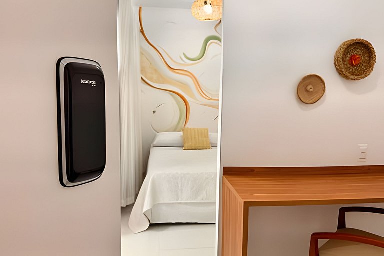 Suíte na Praia: Wifi, Office e Frigobar - UH 802
