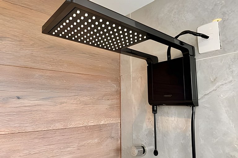 Suíte na Praia: Wifi, Office e Frigobar - UH 802