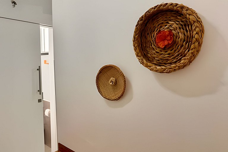 Suíte na Praia: Wifi, Office e Frigobar - UH 802