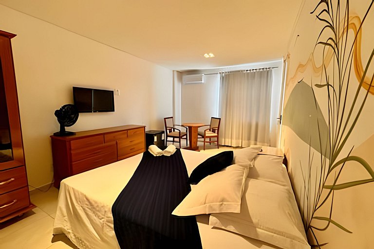 Suíte na Praia: Ar, Wifi, TV e Frigobar - UH 202