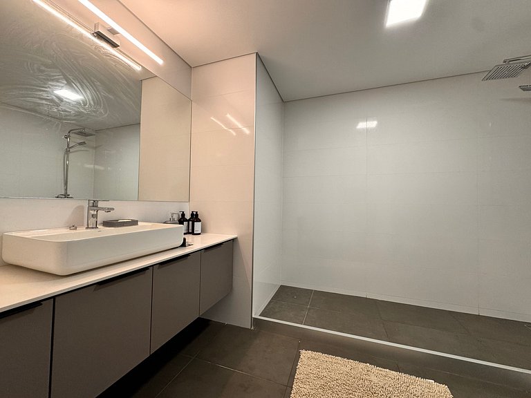 Apartamento de Luxo com Vista para o Mar em Buceo