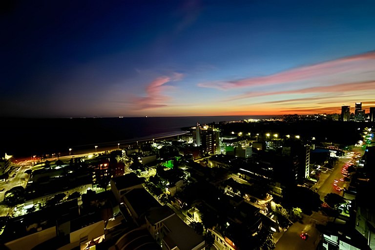 Vista Mar, 2 Quartos, Academia e Piscina em Buceo