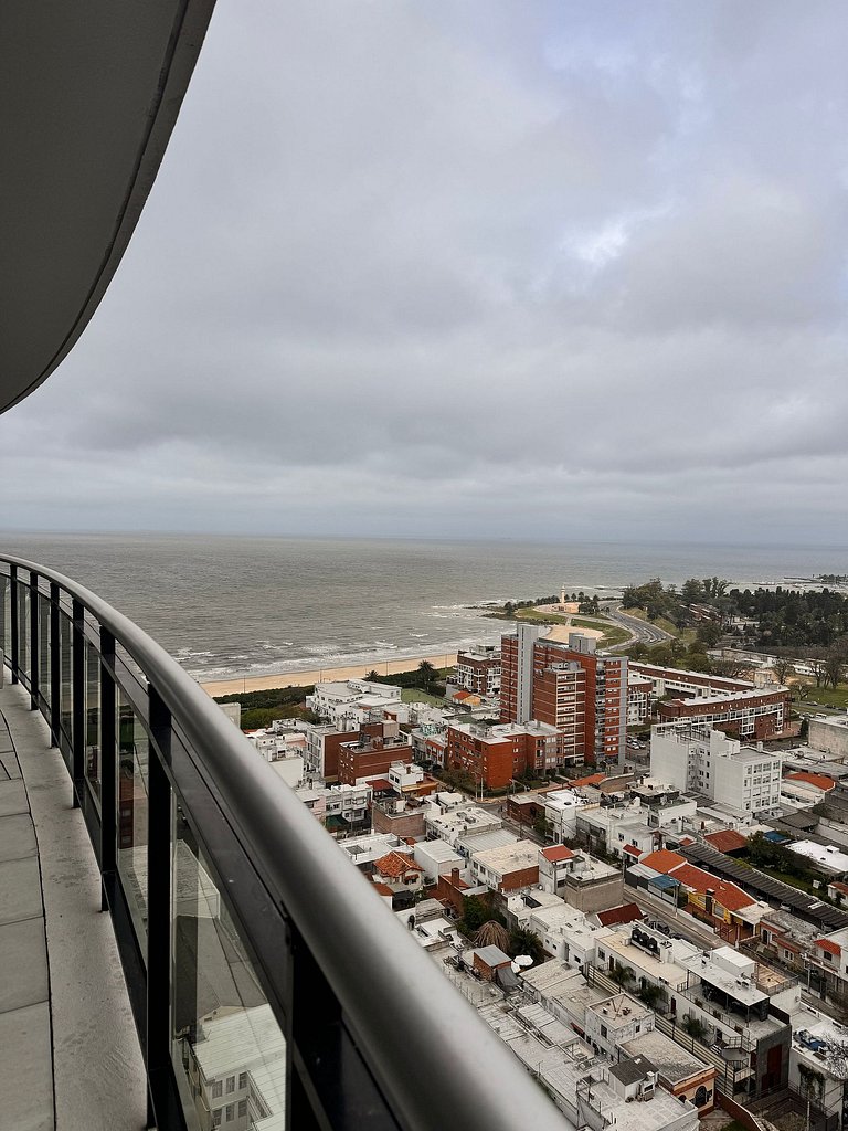 Vista Mar, 2 Quartos, Academia e Piscina em Buceo