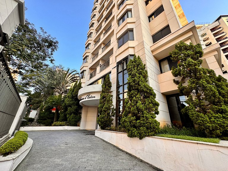 Apê Moema: 2 Quartos, Ar e Estacionamento - UH117