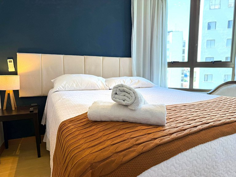 Apê Moema: 2 Quartos, Ar e Estacionamento - UH117