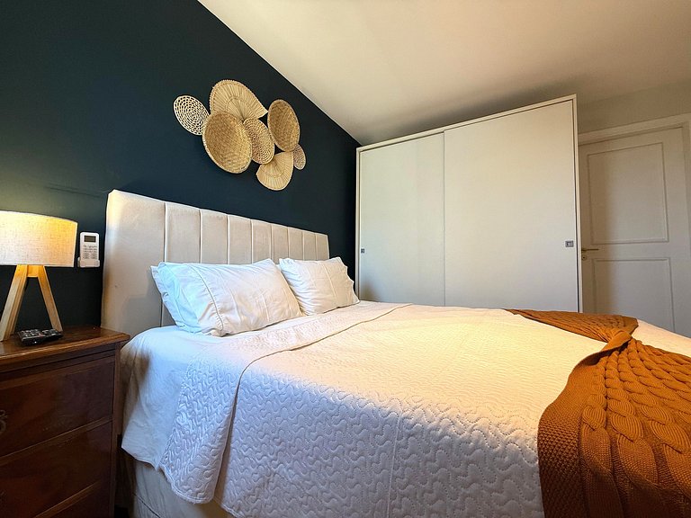 Apê Moema: 2 Quartos, Ar e Estacionamento - UH117