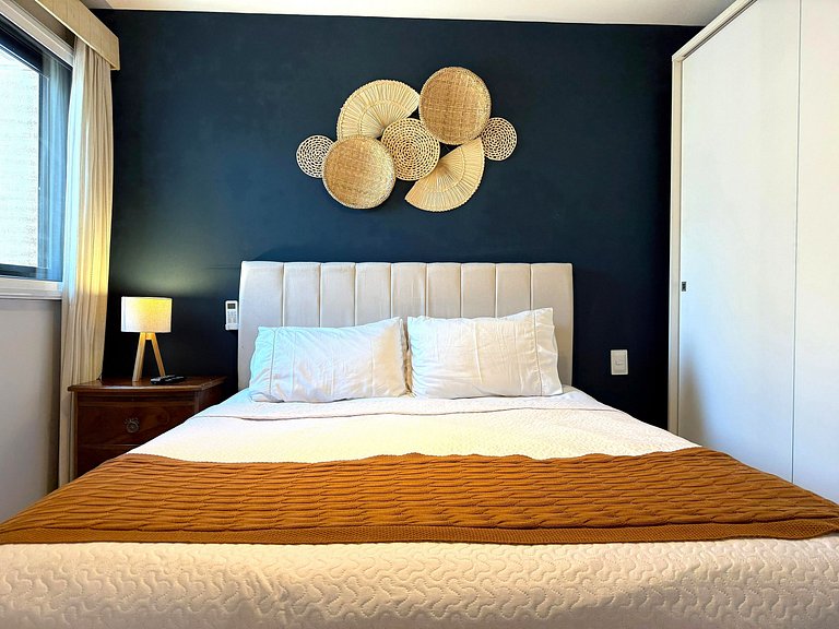 Apê Moema: 2 Quartos, Ar e Estacionamento - UH117