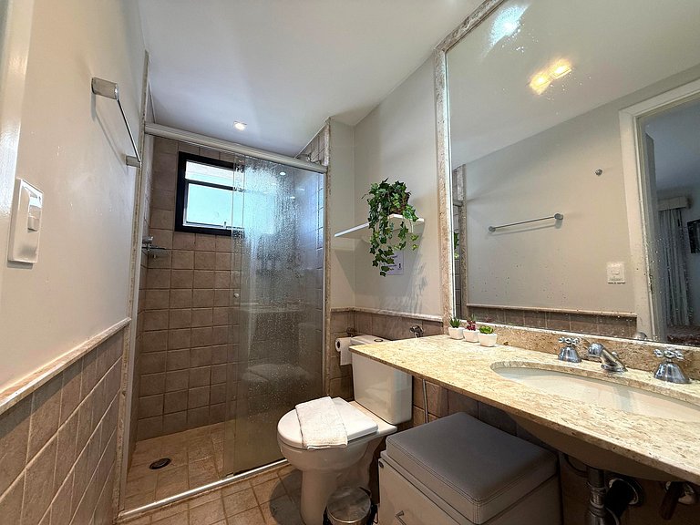 Apê Moema: 2 Quartos, Ar e Estacionamento - UH117