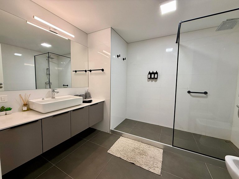 Apartamento de Luxo com Vista para o Mar em Buceo