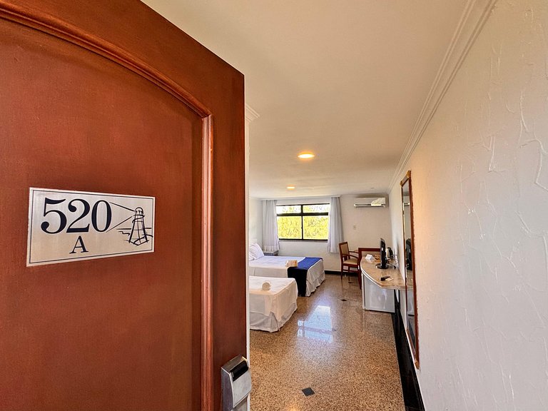Suíte com vista, estacionamento, e Piscina-520
