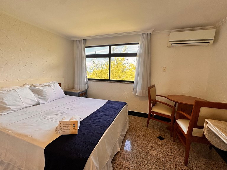 Suíte com vista, estacionamento, e Piscina-520