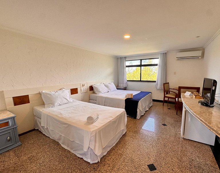 Suíte com vista, estacionamento, e Piscina-520